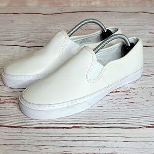 GAP White Leather Slip On Sneakers Size 8